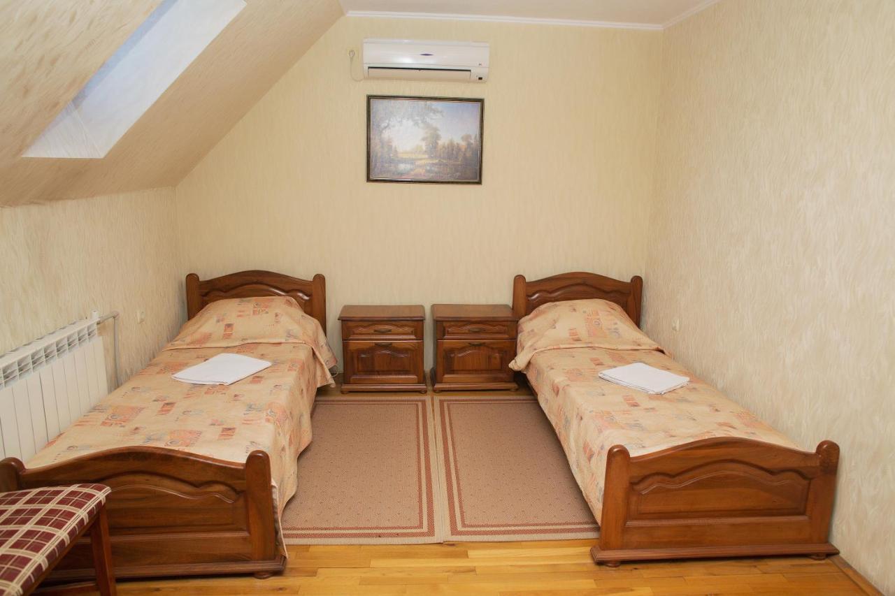 Готель «Вишневий Сад» Mukatschewo Exterior foto